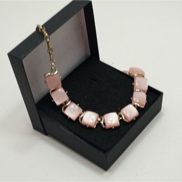 GORGEOUS 1950’S CORO PEGASUS GOLD-TONE ROSE PINK SQUARE THERMOSET LINK NECKLACE - Picture 6 of 7